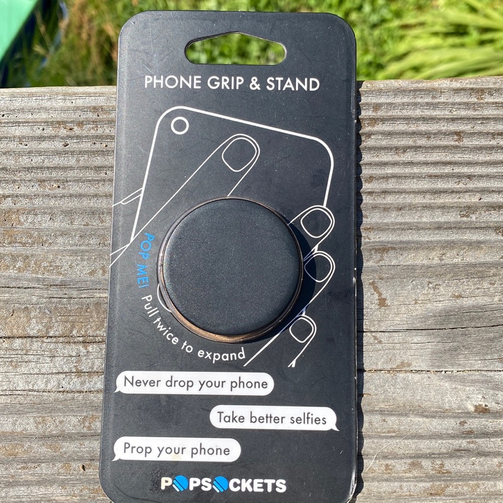 Pop Sockets Phone Grip and stand. Black - Picture 1 of 2